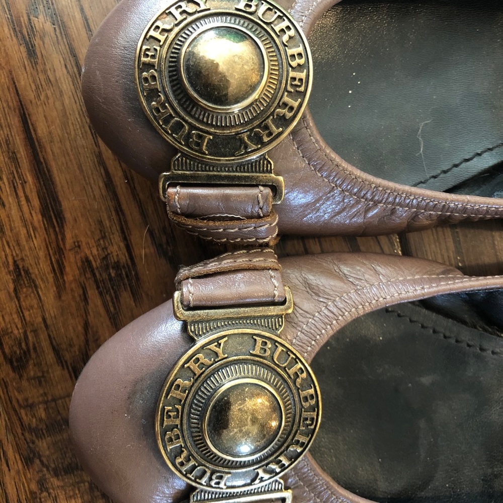 Tan Burberry Ballet Flats Worn Once size 7.5 - Picture 1 of 2